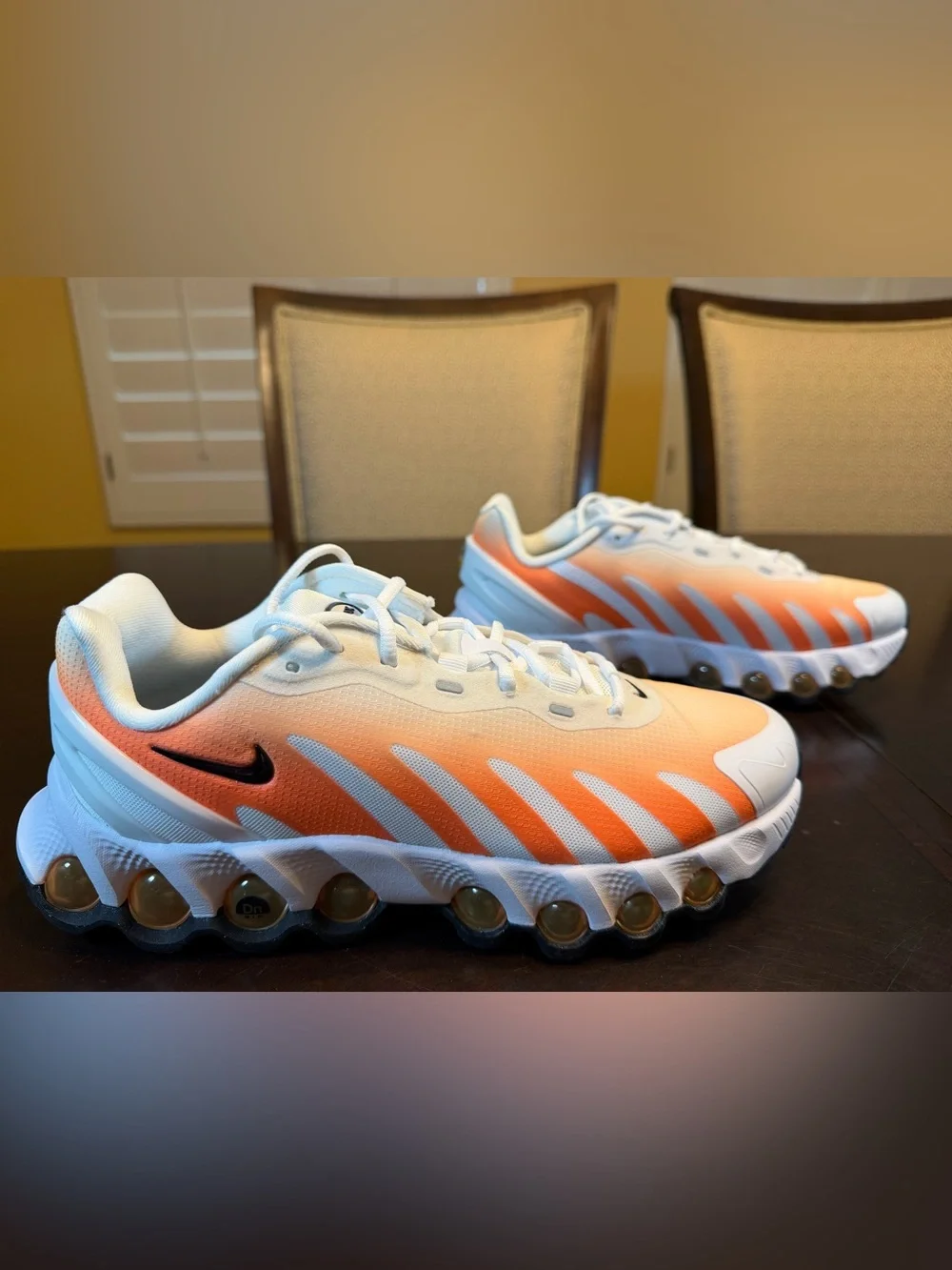 New Nike Air Max DN8 Orange White Sneaker Shoes Size US 6.5Y